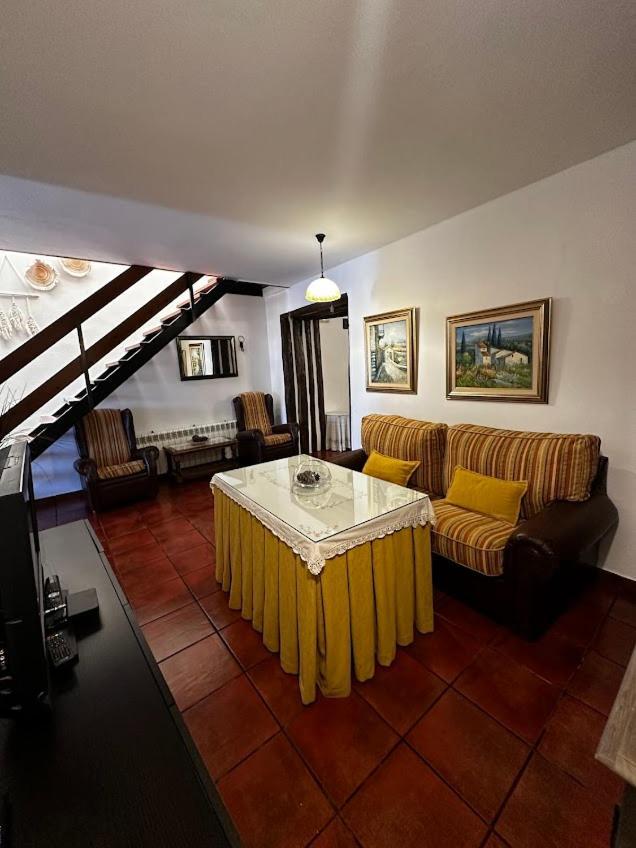 Espaciosa Y Elegante Casa Rural En Los Marines Екстериор снимка