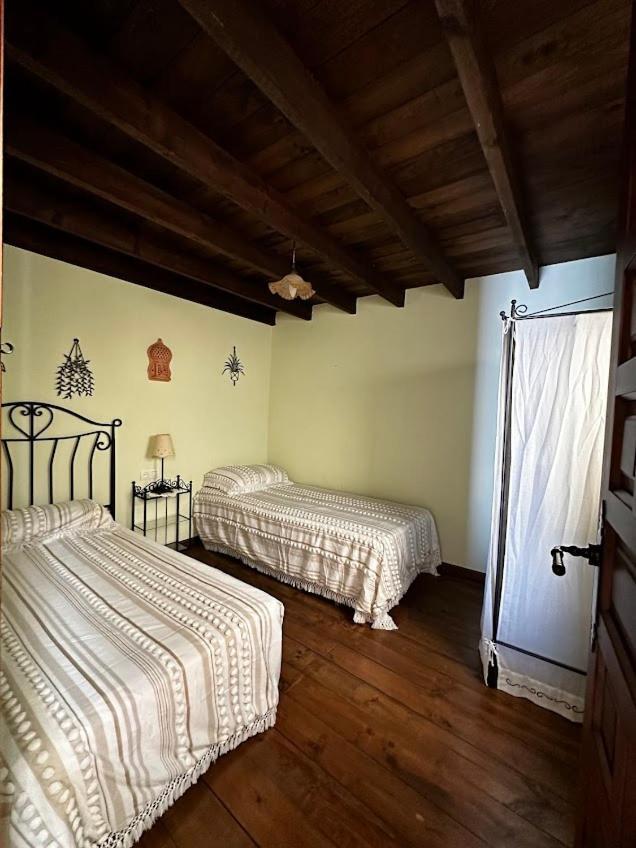 Espaciosa Y Elegante Casa Rural En Los Marines Екстериор снимка